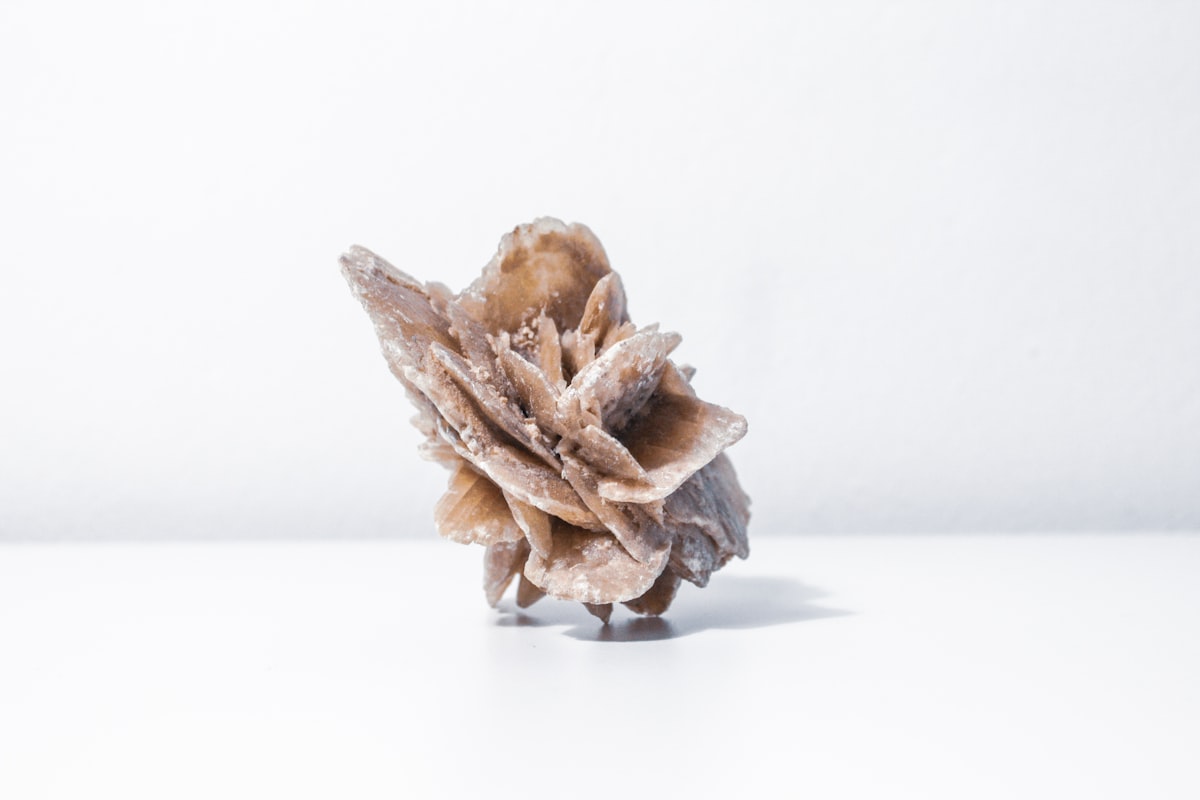 Mineral salt crystals